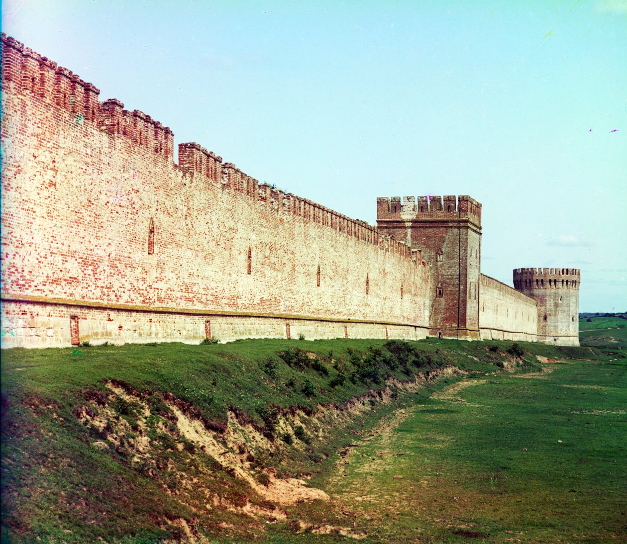 Fästningsmur med Veselukha-tornet. Smolensk, Ryssland, publicerad 1912 av Sergei Mikhailovich Prokudin Gorskii