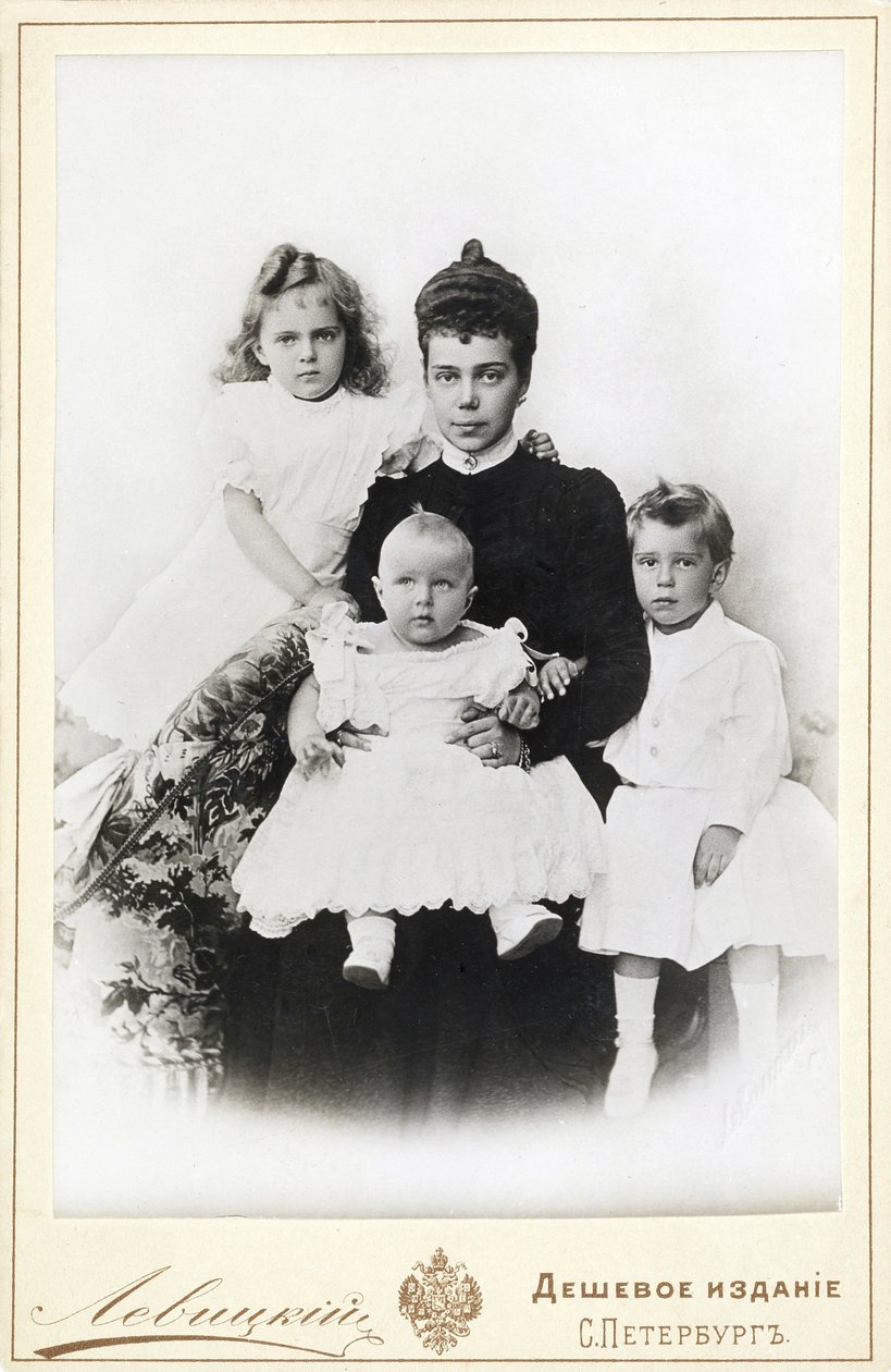 Storhertiginnan Xenia Alexandrovna av Ryssland med barnen Irina Alexandrovna, Andrei..., 1903. av Sergei Lvovich Levitsky