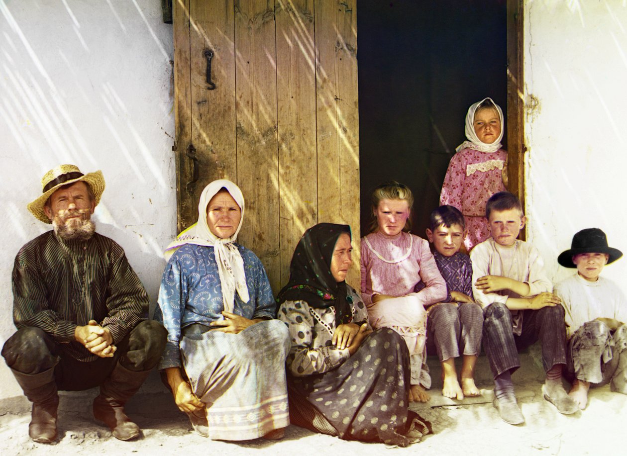 Mugan: nybyggarfamilj med barn, Grafovka, ryska imperiet, mellan 1905 och 1915 av Sergey Prokudin Gorsky