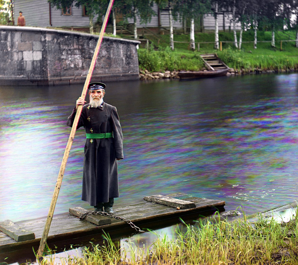 Pinkhus Karlinskii, åttiofyra år gammal: sextiosex år i tjänst, övervakare av Chernigovs sluss, Mariinskii kanal och flodsystem, ryska imperiet, 1909 av Sergey Prokudin Gorsky