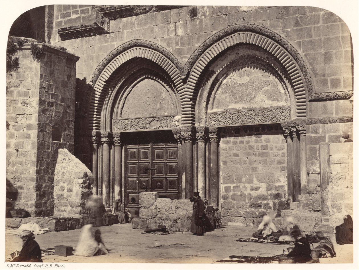 Entrance to the Church of the Holy Sepulchre av Sgt. James M. McDonald