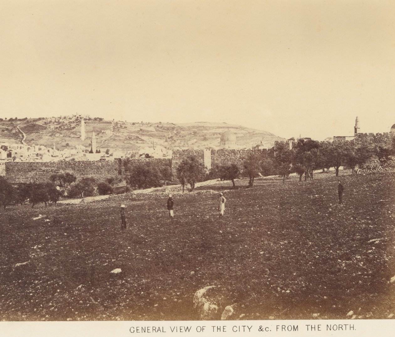 Panoramavy över staden - Allmän vy över staden från norr av Sgt. James M. McDonald