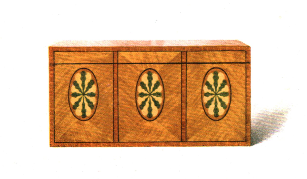 Te-Caddy i satängträ, 1908. av Shirley Charles Llewellyn Slocombe