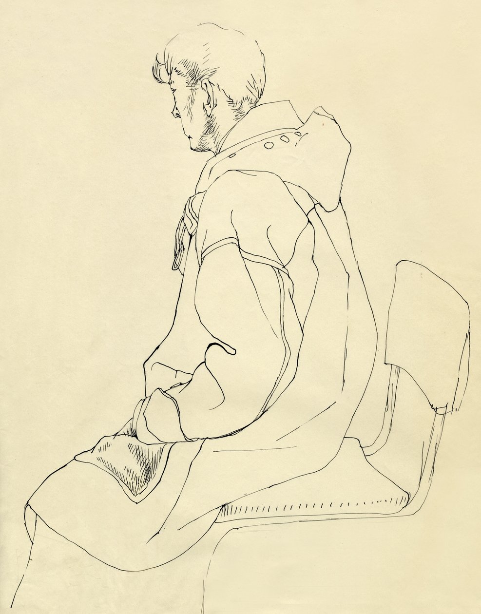 Sittande man i duffelcoat, c1952. av Shirley Markham