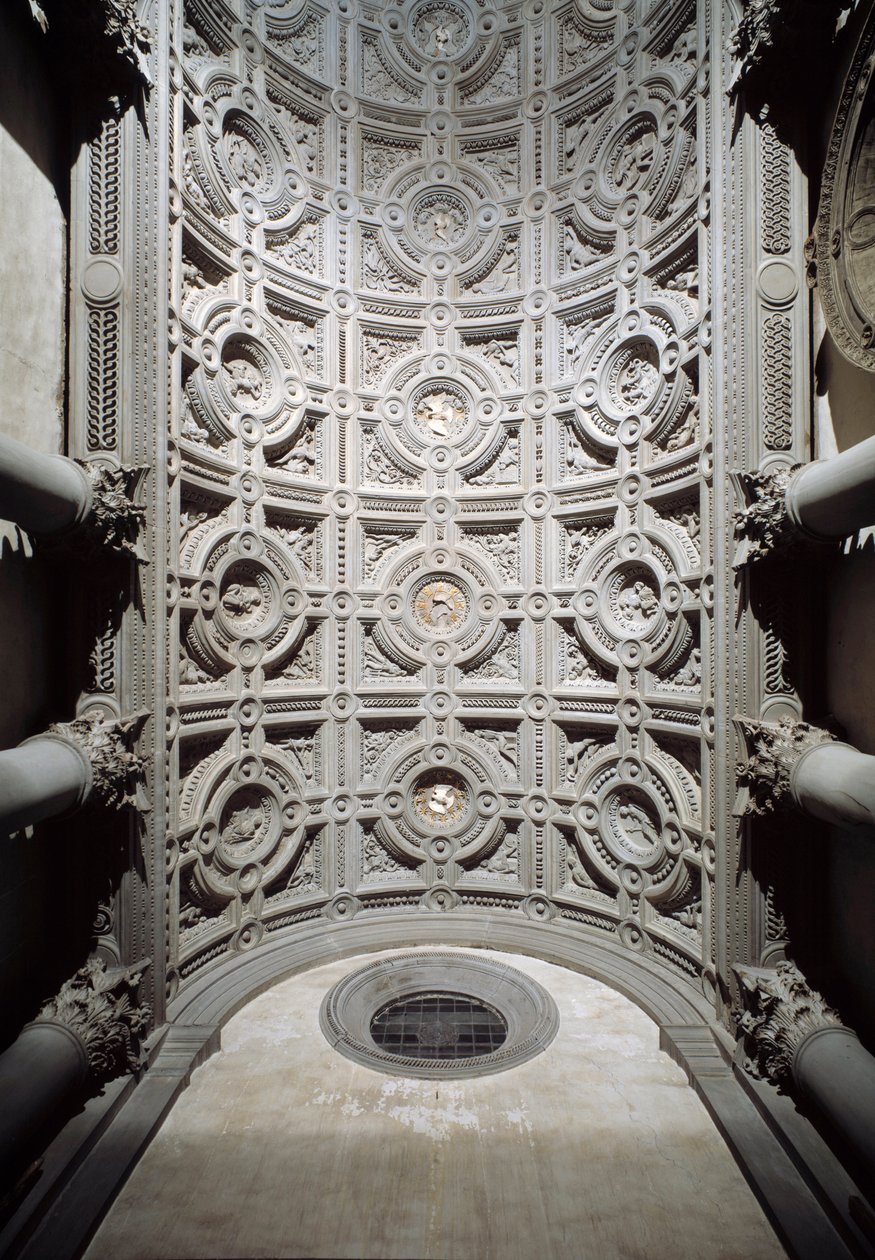 Interiörvy av det välvda taket i kyrkans vestibul realiserat av Simone del Pollaiolo dit il Cronaca (1457-1508) (välvt tak i vestibulen av Simone del Pollaiolo) av Simone del  Pollailo