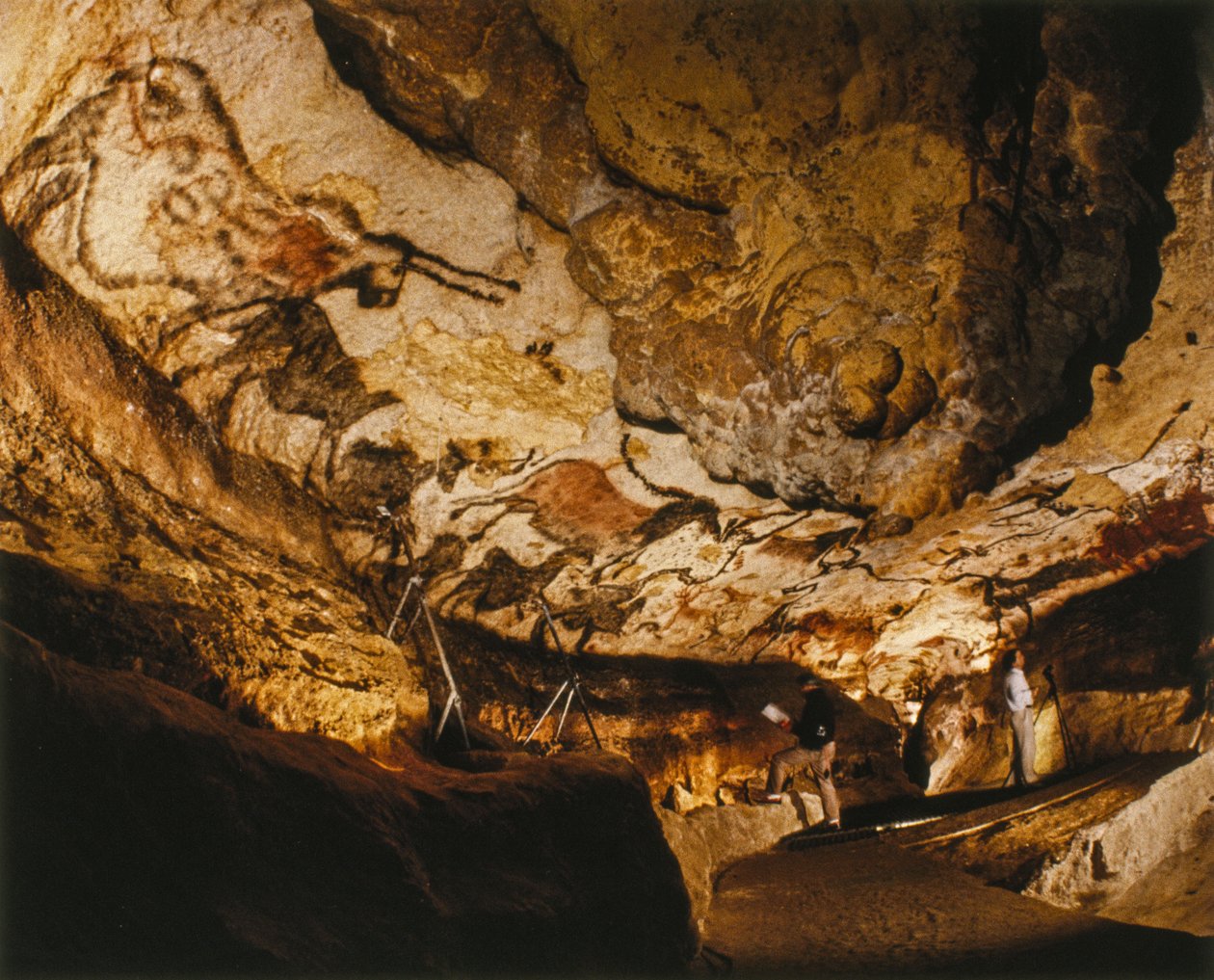 Den mytiska enhörningen från Lascaux och andra målningar från Lascaux som gjordes för över 17 000 år sedan. av Sisse Brimberg