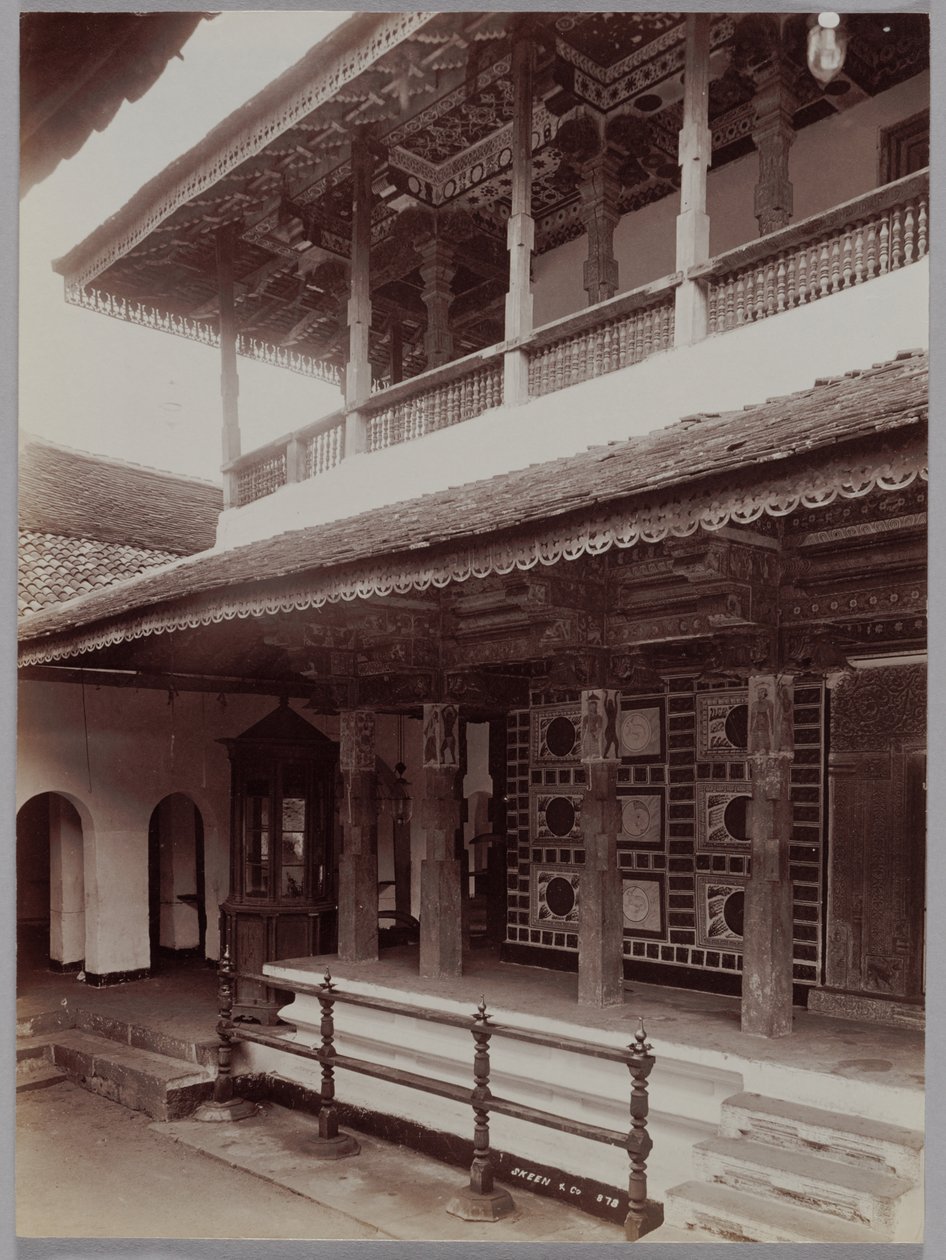 Buddhistiskt tempel i Kandy, Ceylon av Skeen and Co.
