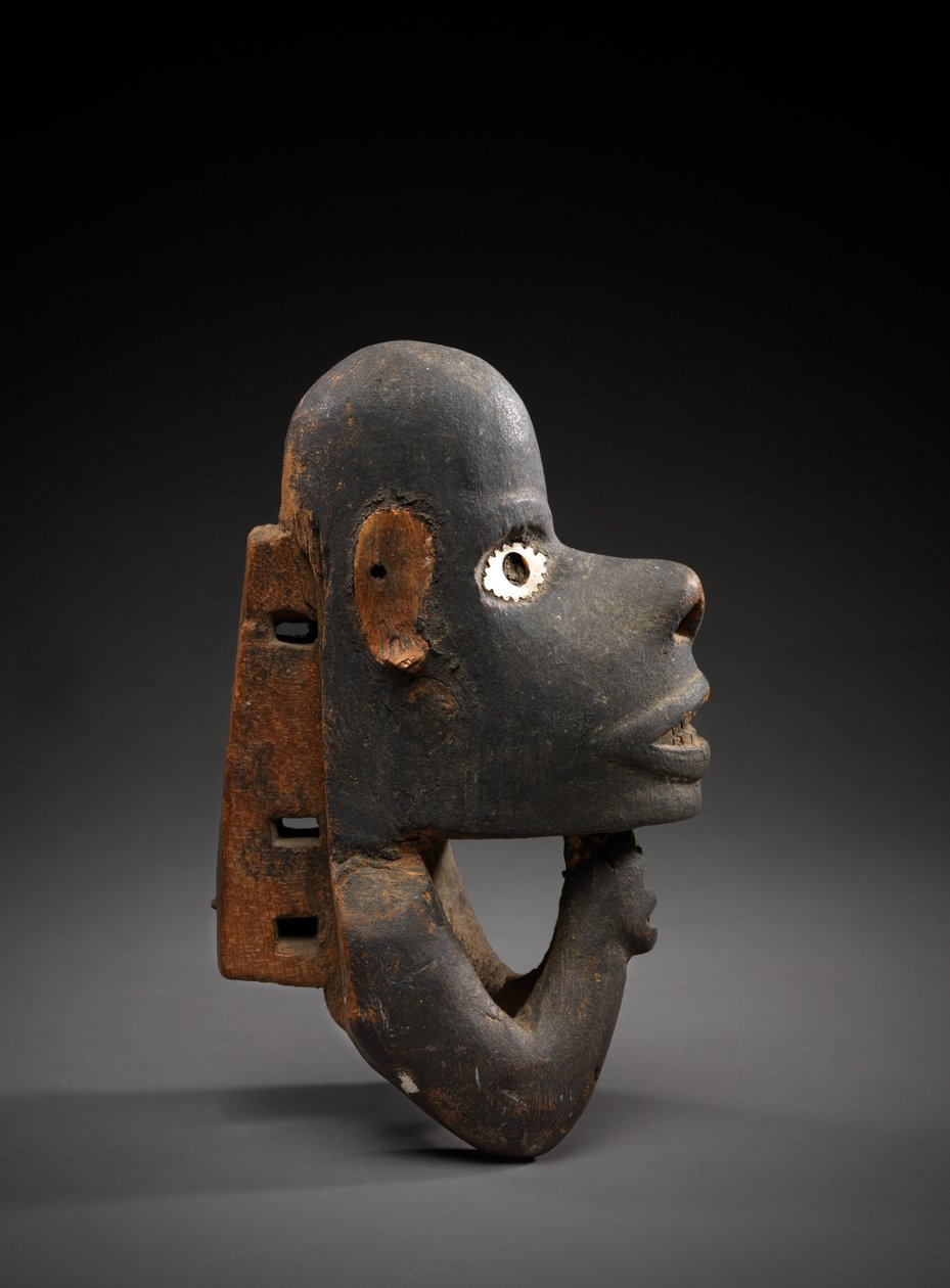 Figurhuvud på kanotstång, nguzu nguzu, Nya Georgien, Salomonöarna, tidigt till mitten av 1800-talet (trä och skal) av Solomon Islander