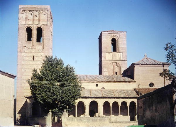 Utsikt över kyrkan San Martin av Spanish School