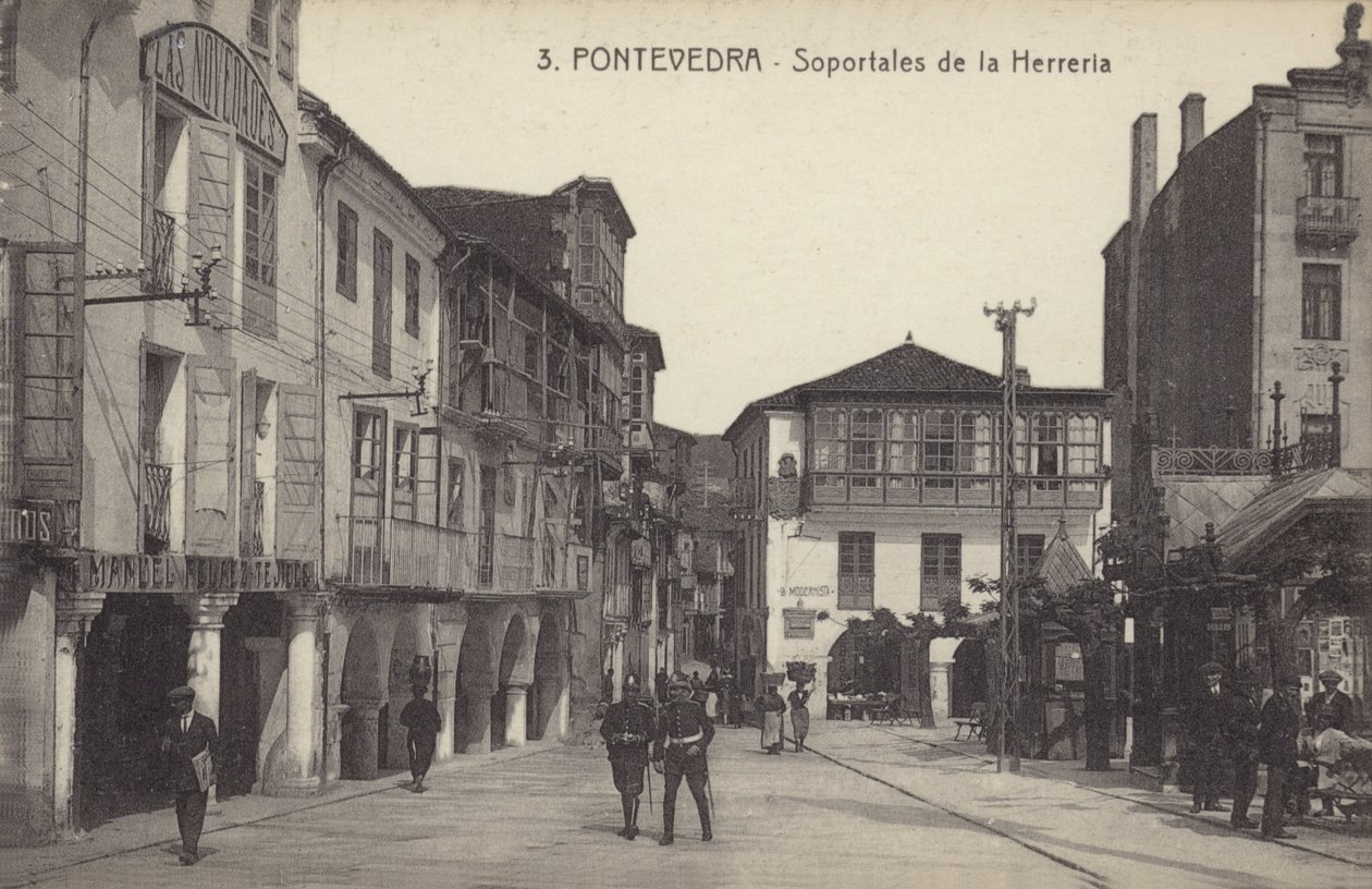Arkadbågar i smedjan, Pontevedra, Spanien (svartvitt foto) av Spanish Photographer