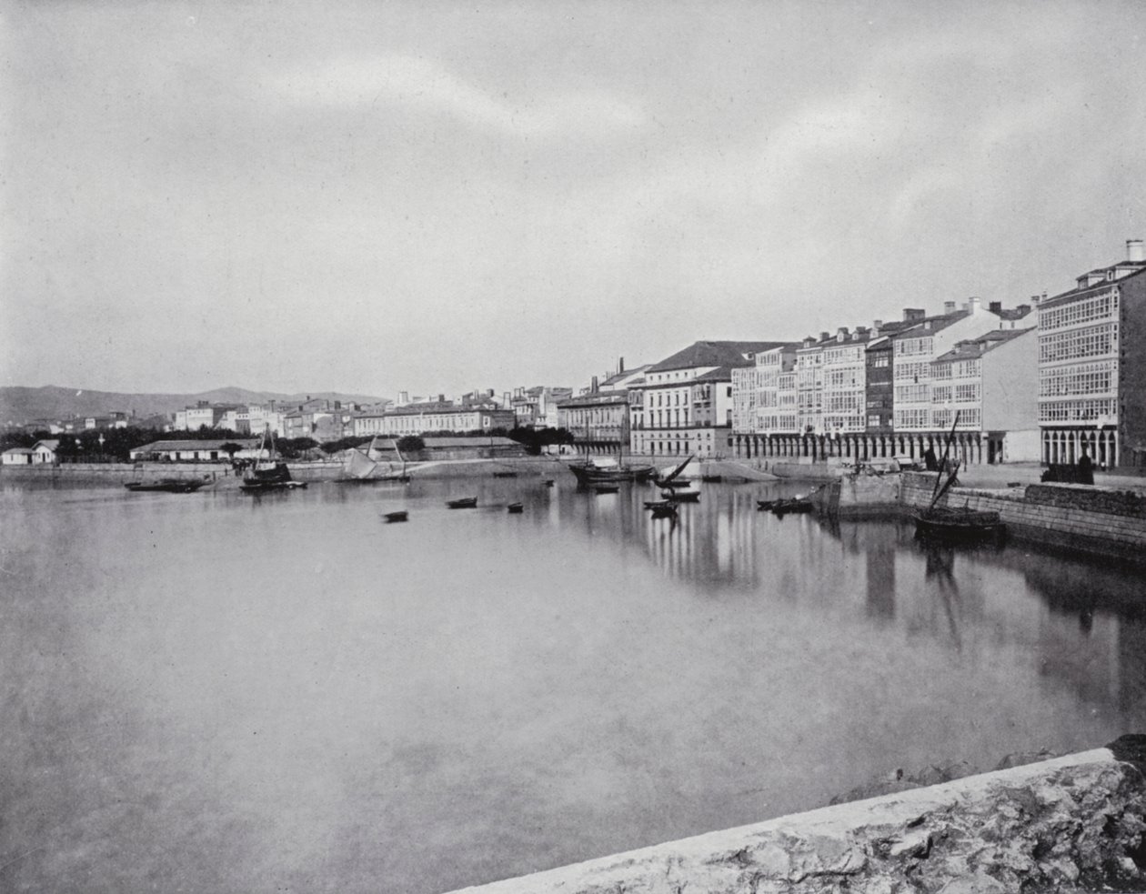 Coruna, Allmän vy (svartvitt foto) av Spanish Photographer