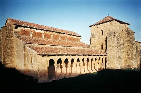 Kyrkan San Miguel de Escalada, grundad 913 av Spanish School