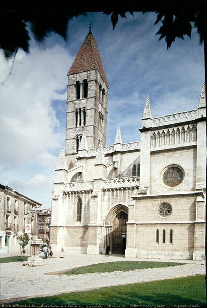 Kyrkan Santa Maria la Antigua av Spanish School