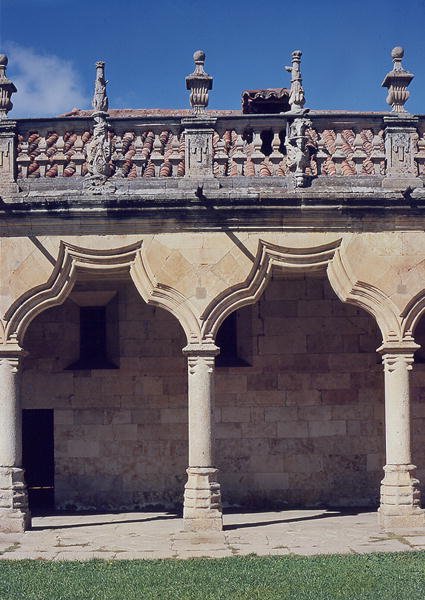 Detalj av Patio de las Escuelas Menores (foto) av Spanish School