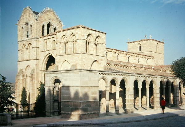 Kyrkan San Vicente, grundad 1307 av Spanish School