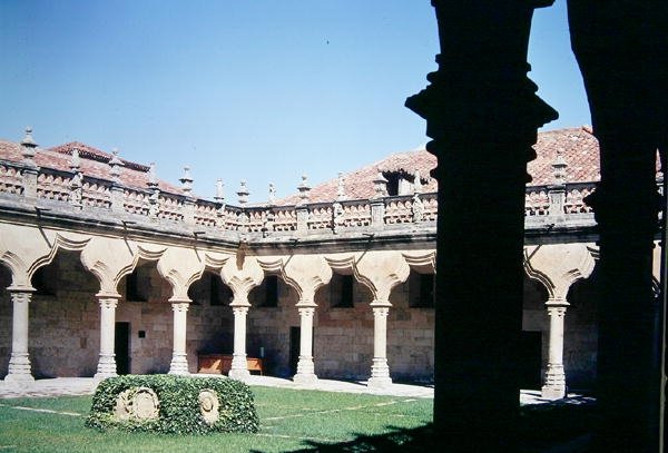 Utsikt över Patio de las Escuelas Menores av Spanish School