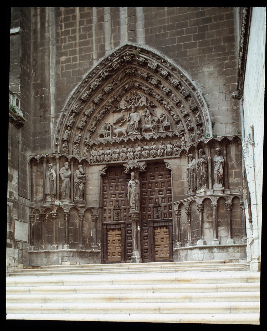 Utsikt över Sacramental Portal (Sarmental) i Cathedrale Santa Maria (Santa Maria) i Burgos av Spanish School