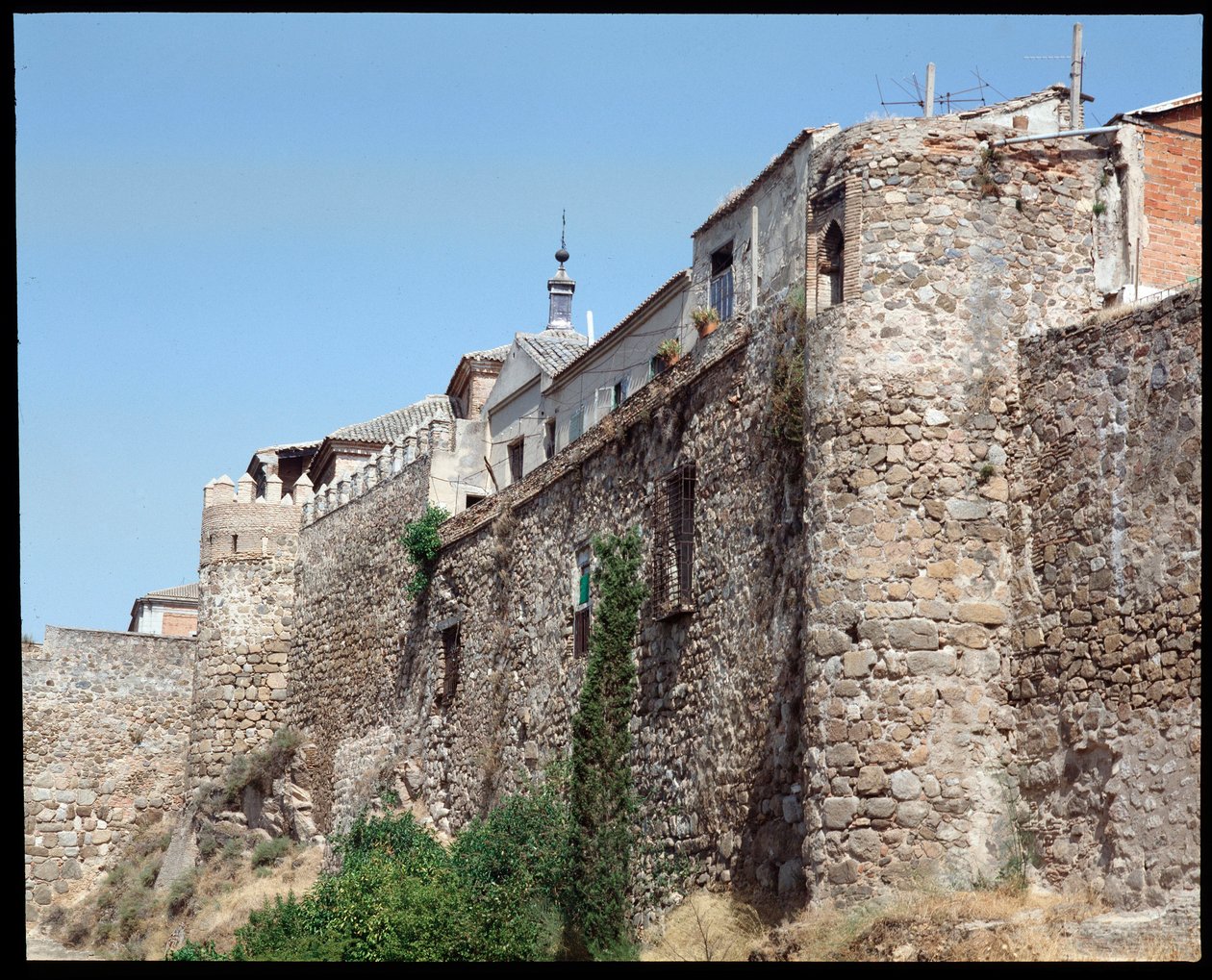 Utsikt över väggarna, Toledo Spanien (Utsikt över väggarna, Toledo) av Spanish School