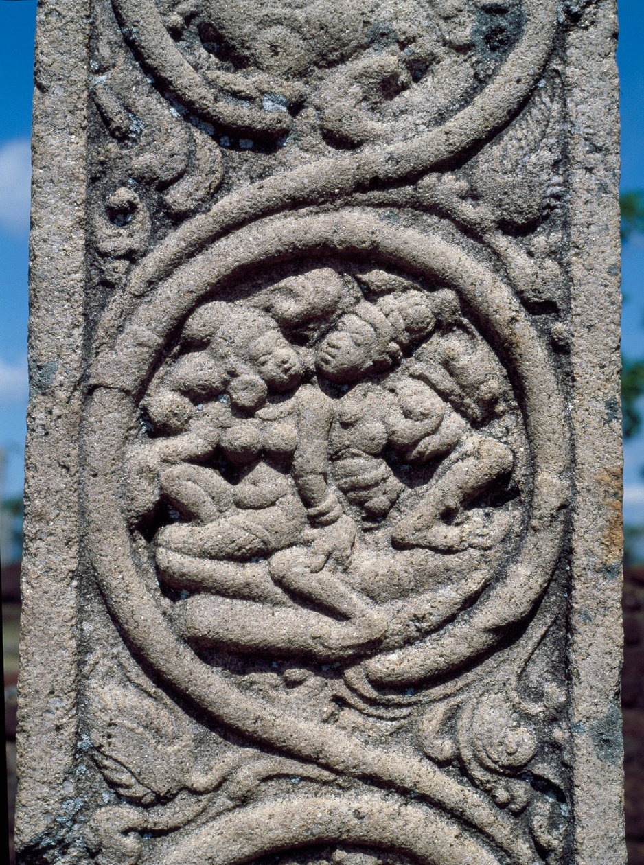 Relief av en pelare av buddhistiskt tempel av Sri Lankan