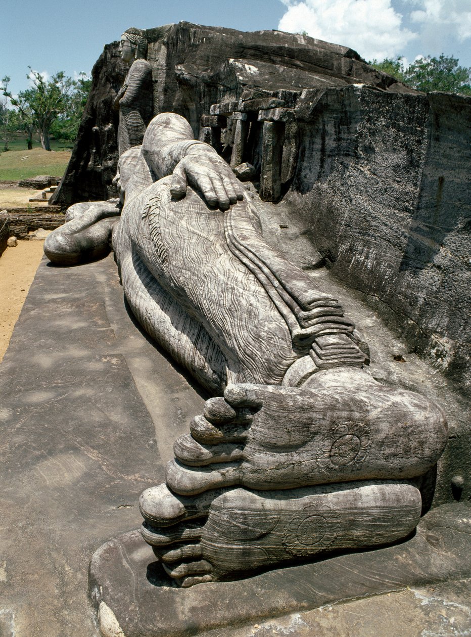 Den liggande bilden, som föreställer Buddhas parinirvana, skulptur, Gal Viharas tempel av Sri Lankan
