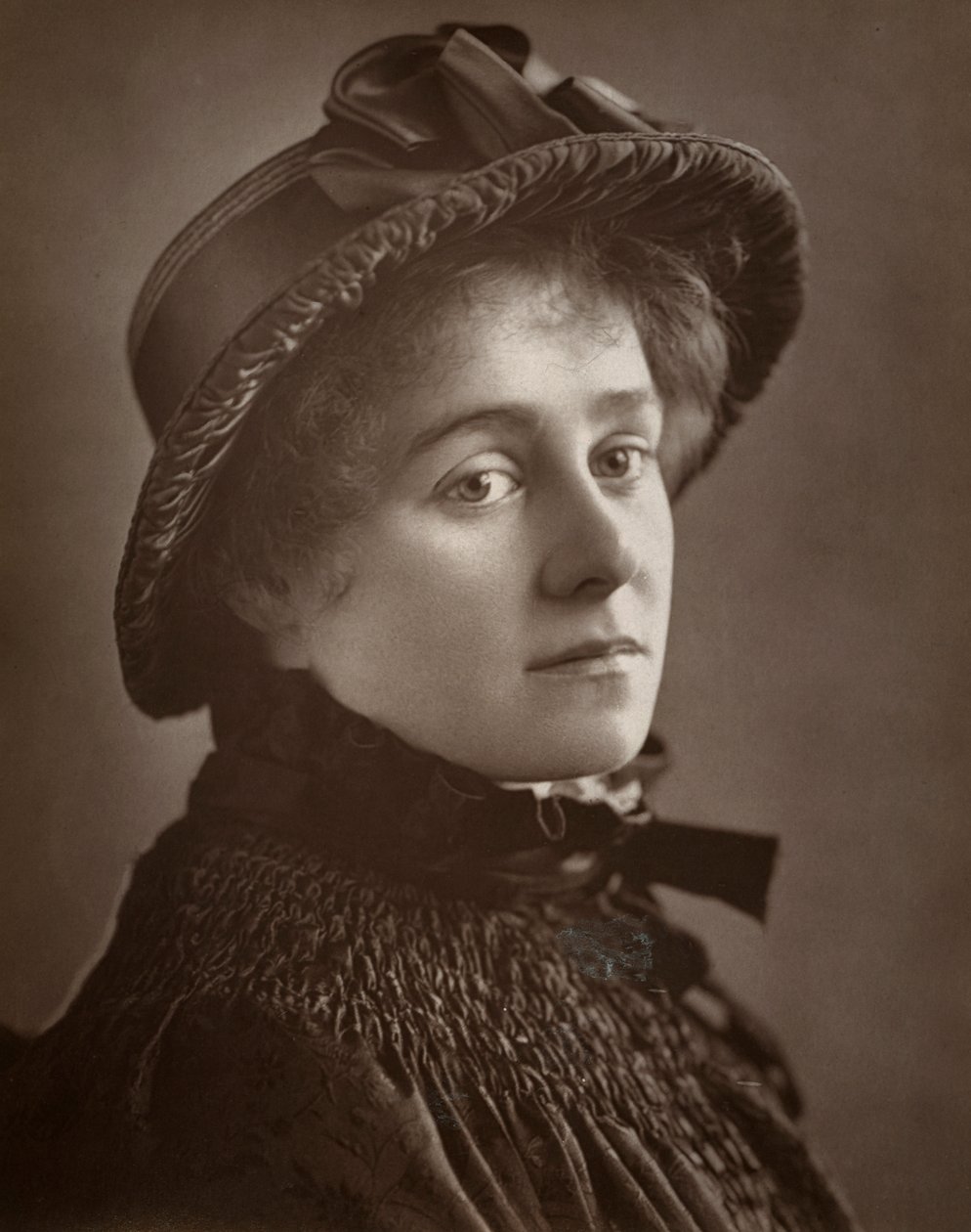 Kate Rorke, brittisk skådespelerska, 1883 av St James