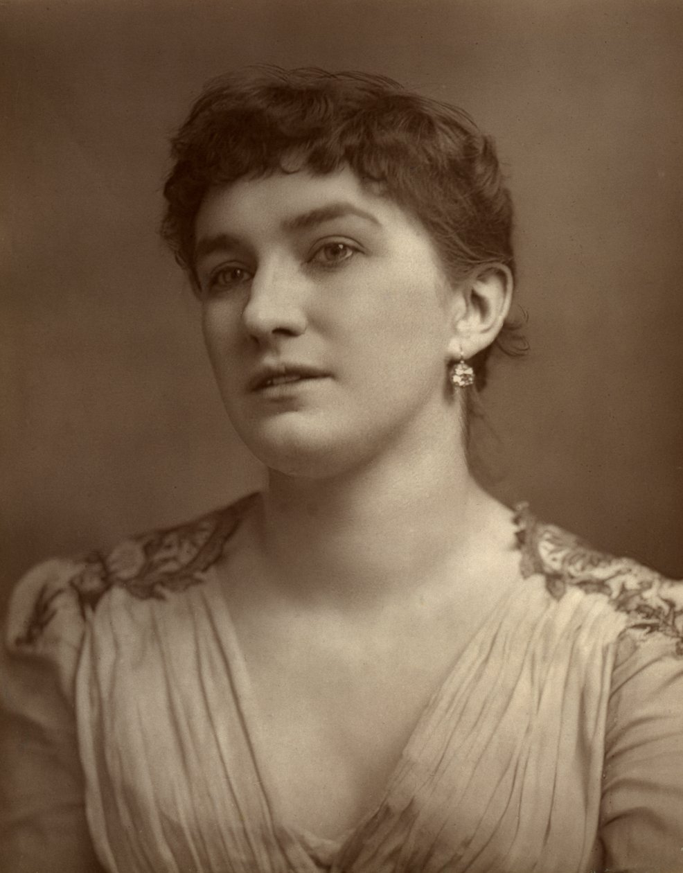 Nelly Bromley, brittisk skådespelare och sångerska, 1882 av St James