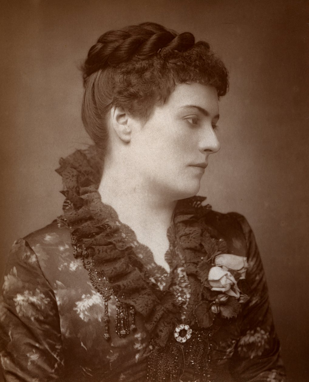 Sophie Eyre, brittisk skådespelerska, 1883 av St James