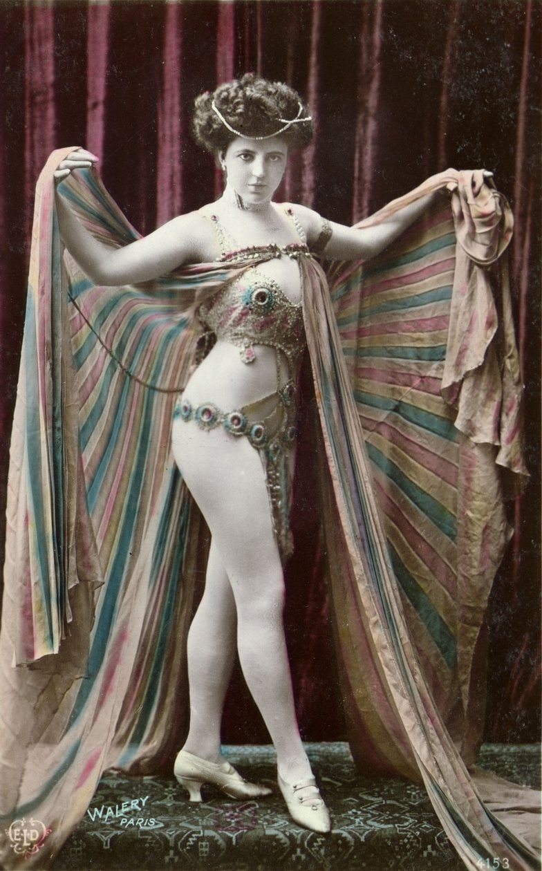 Vykort som visar en orientalisk dansare (färgat foto) av Stanislaus Walery