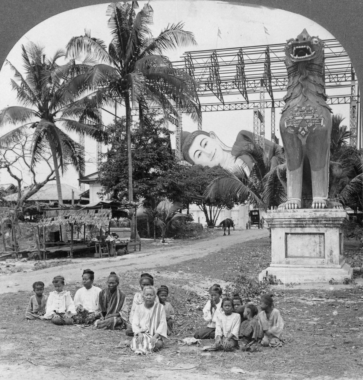 Jätte liggande figur av Buddha, Pegu, Burma, 1908 av Stereo Travel Co