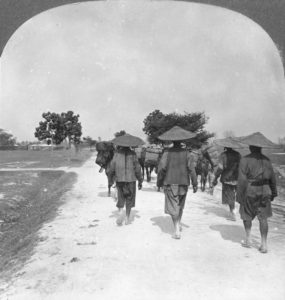 Iväg till Kina från Bhamo, Burma, 1908 av Stereo Travel Co