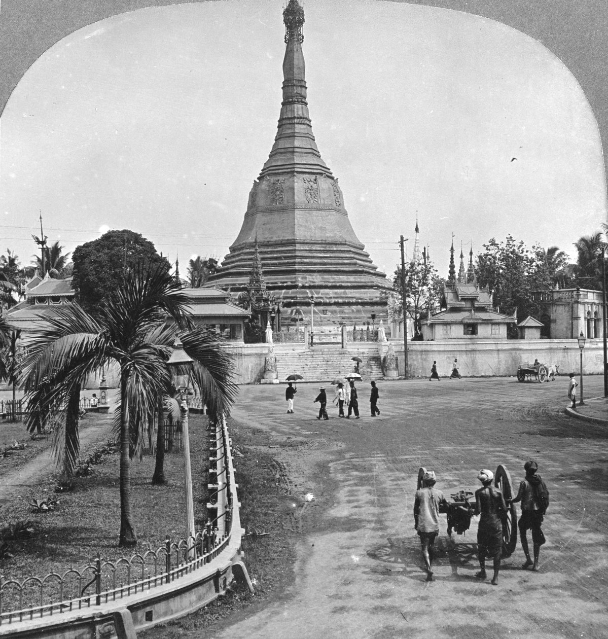 Sule Pagoda från Pagoda Street, Rangoon, Burma, 1908 av Stereo Travel Co