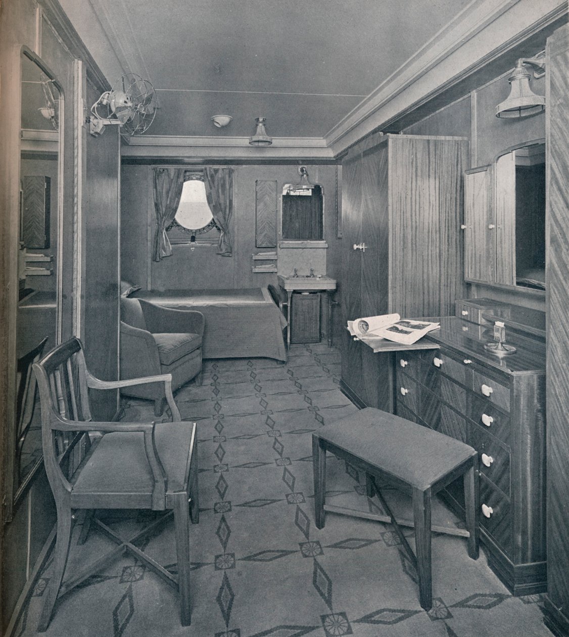 Lägenheter i First Class-området ombord på S.S. Empress of Britain, 1931 av Stewart Bale Limited