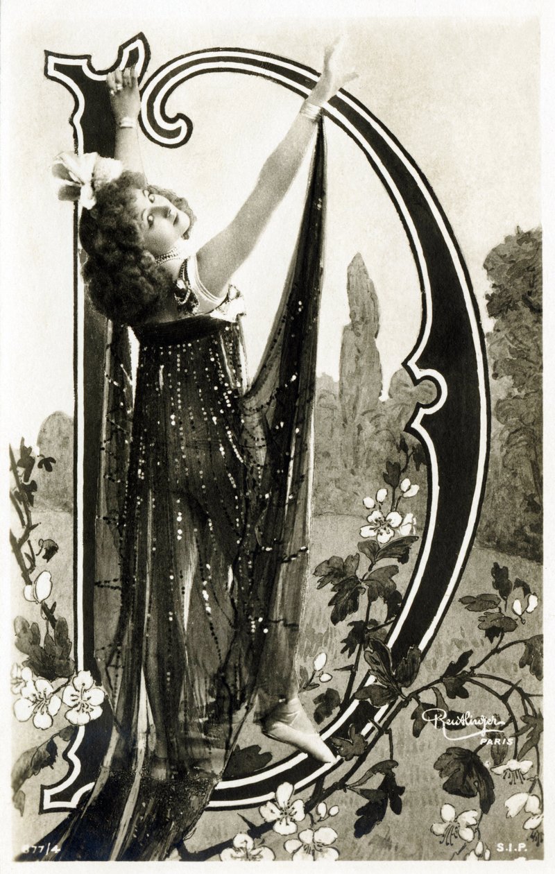 D: Miss Roessler, dansare från Belle Epoque - Alfabetet i vykort av Studio Reutlinger