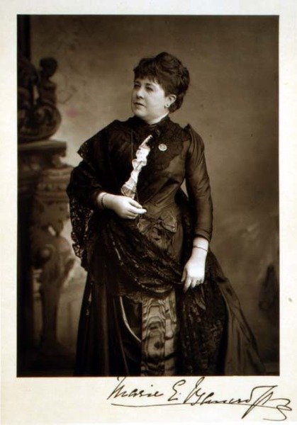 Marie Effie Wilton Bancroft (1839-1921), skådespelerska och teaterchef, porträttfotografi (s/v foto) av Studio Walery