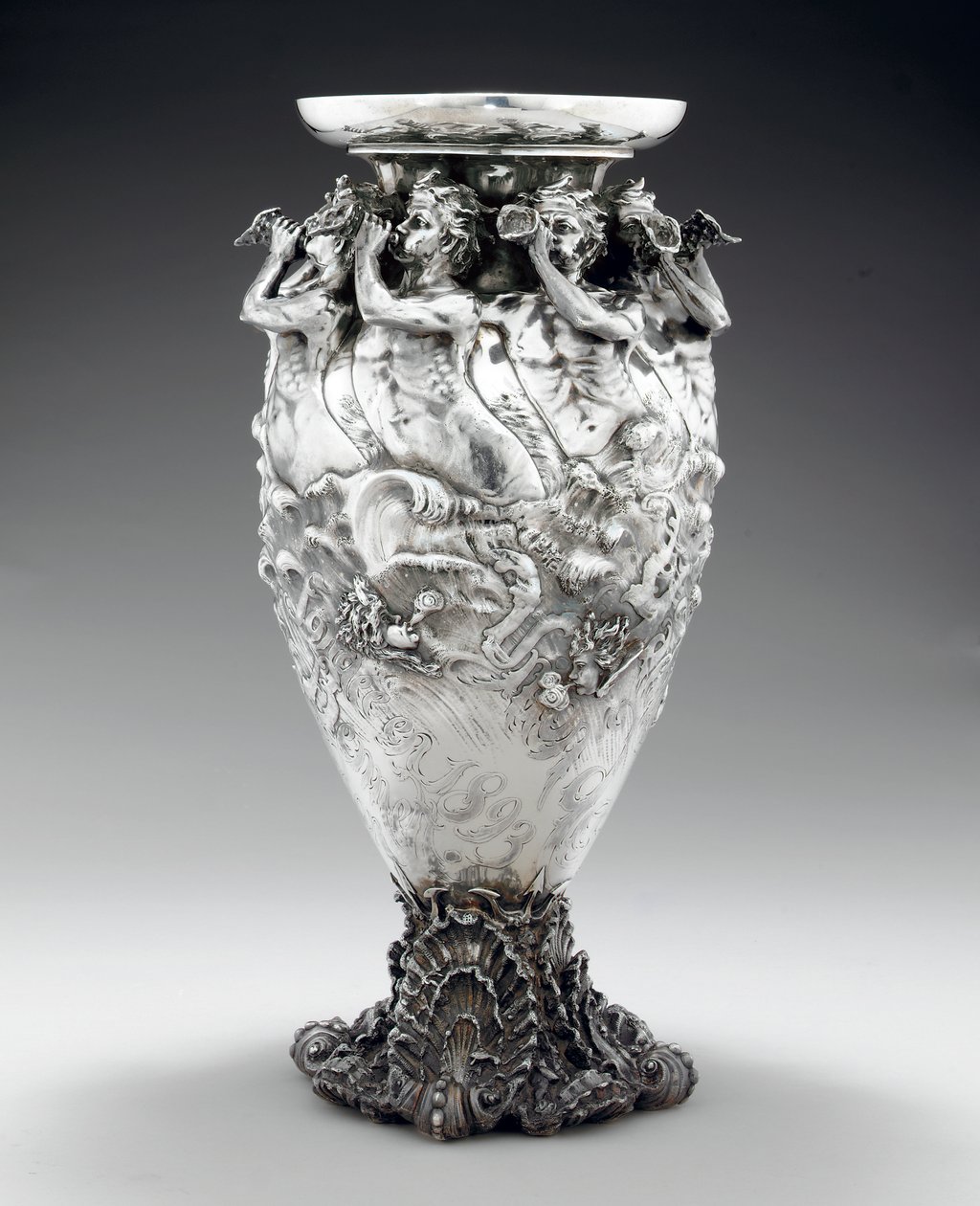 Ogden Goelet och James Gordon Bennett Cup: en yachting trofévas av Studios Tiffany