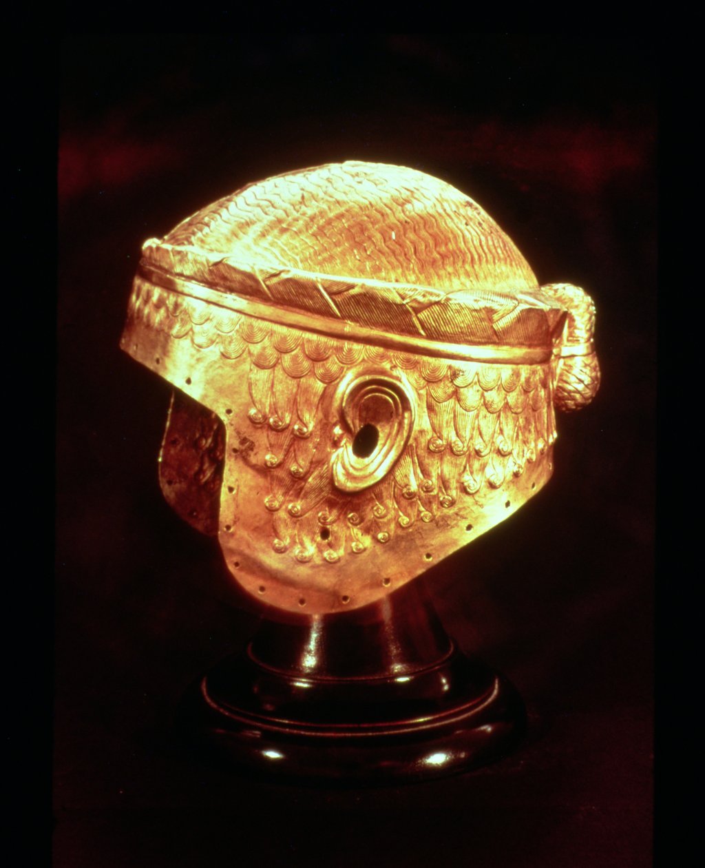 Electrum Helmet of King Mes-Kalem-Dug, c.2500-2400 BC (slaget guld) (se även 161987) av Sumerian