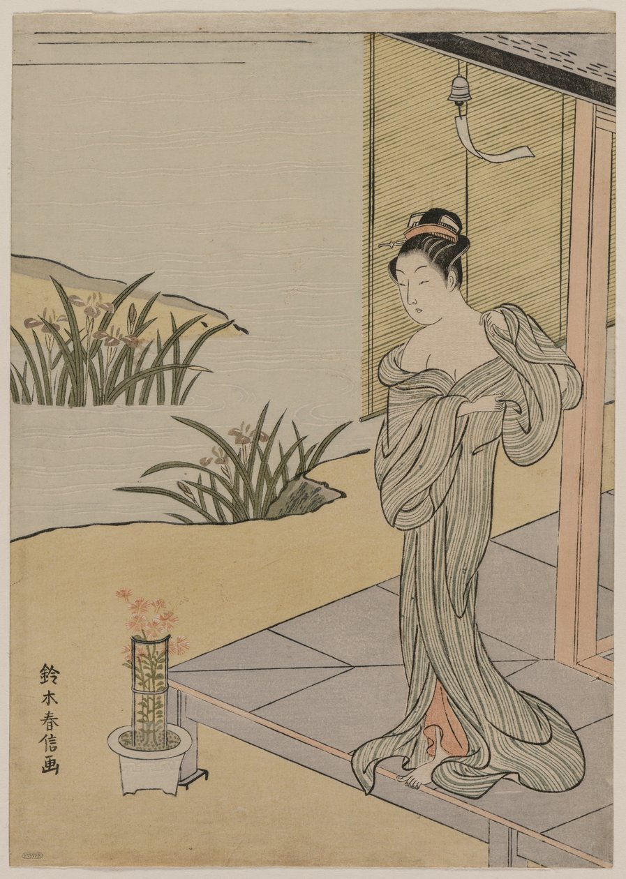 Ung kvinna tittar på en kruka med rosa, ca. 1767. av Suzuki Harunobu