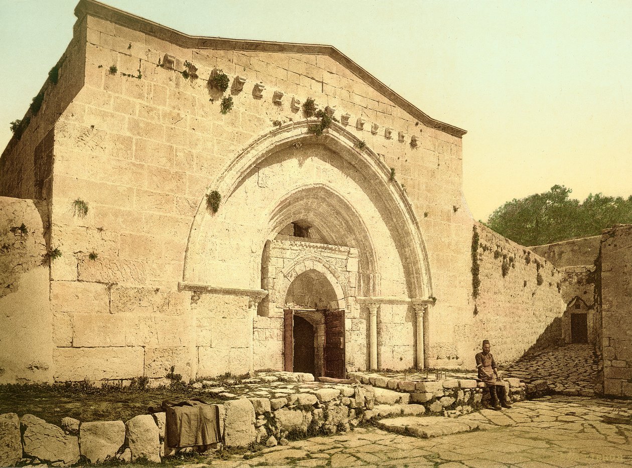 Fasad av kyrkan av Jungfru Marias grav i Kedrondalen, Jerusalem, ca 1880-1900 (fotokrom) av Swiss Photographer