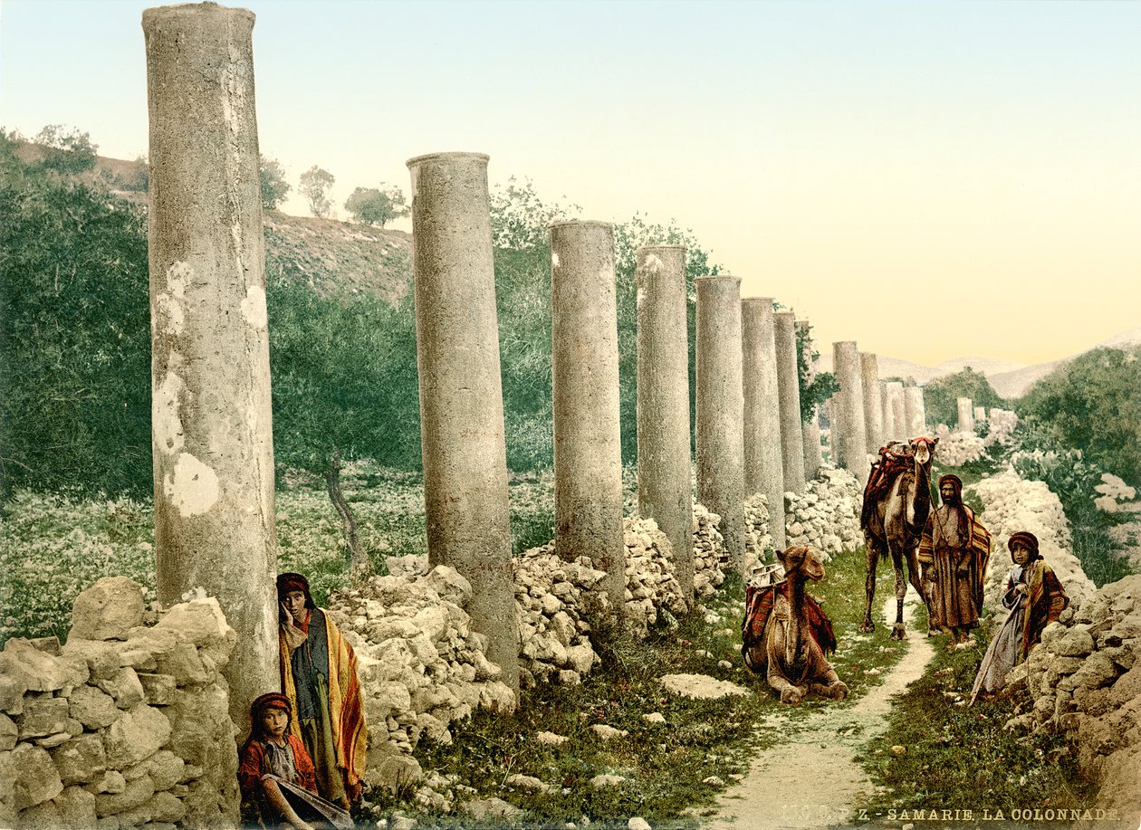 Romersk pelargata i Samaria, ca 1880-1900 (fotokrom) av Swiss Photographer
