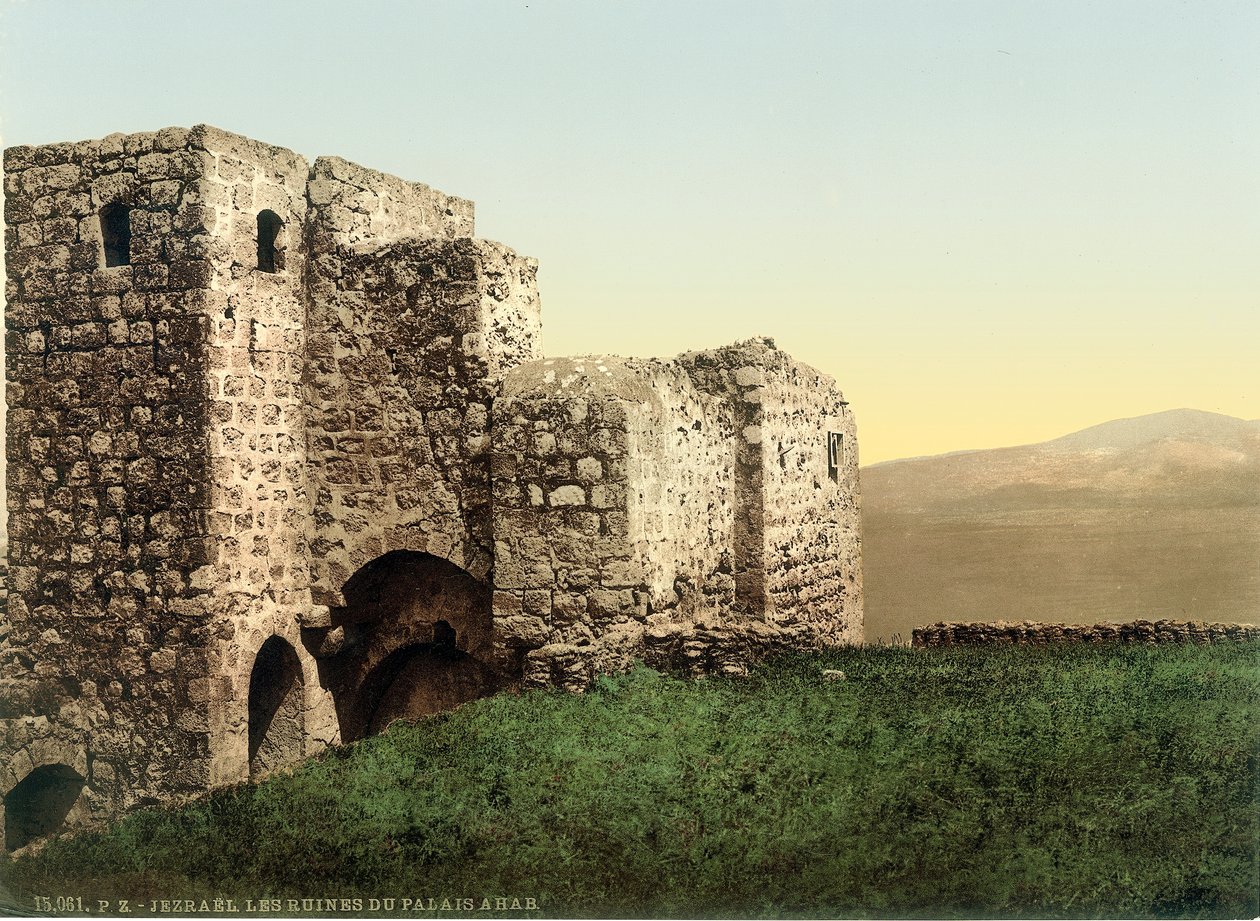 Ruinerna av det så kallade Ahabs medeltida torn i Jisreel, ca 1880-1900 (fotokrom) av Swiss Photographer