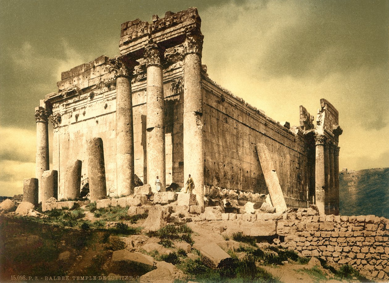 Bacchus tempel, Baalbek, ca 1880-1900 (fotokrom) av Swiss Photographer