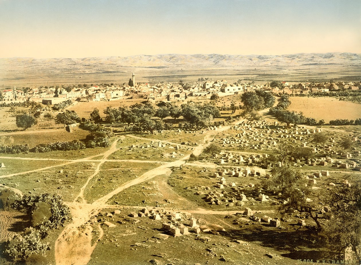 Utsikt över staden Ramleh med kyrkogården i förgrunden, ca 1880-1900 (fotokrom) av Swiss Photographer