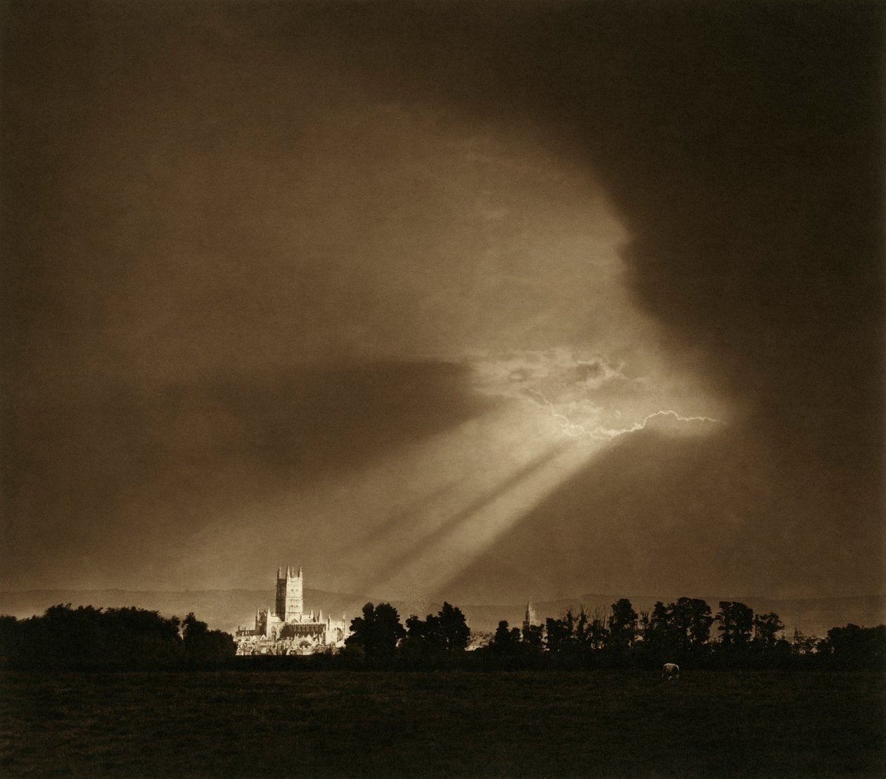 Gloucester Cathedral, Gloucestershire, 1900-1920 av Sydney Alfred Pitcher