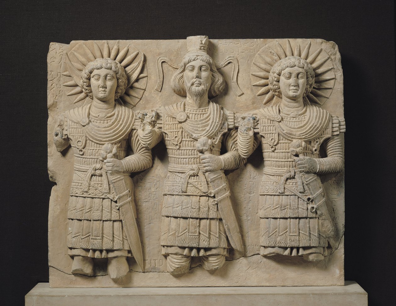 Triad of Palmyrene Gods, från Palmyra-regionen, ca 150 AD (kalksten) av Syrian