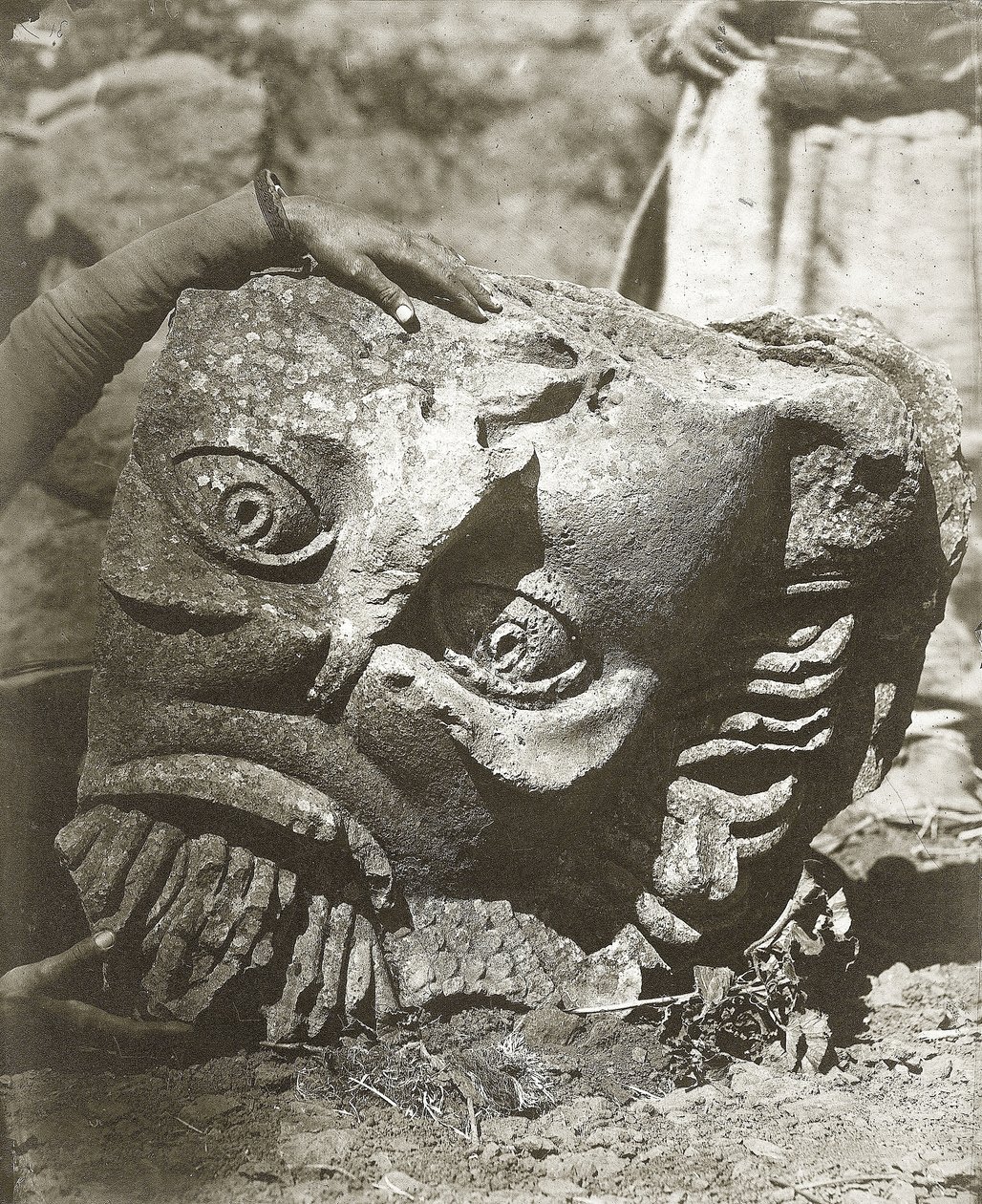 Antikt huvud i Kunawat, Syrien, 1875 av Tancrede Dumas