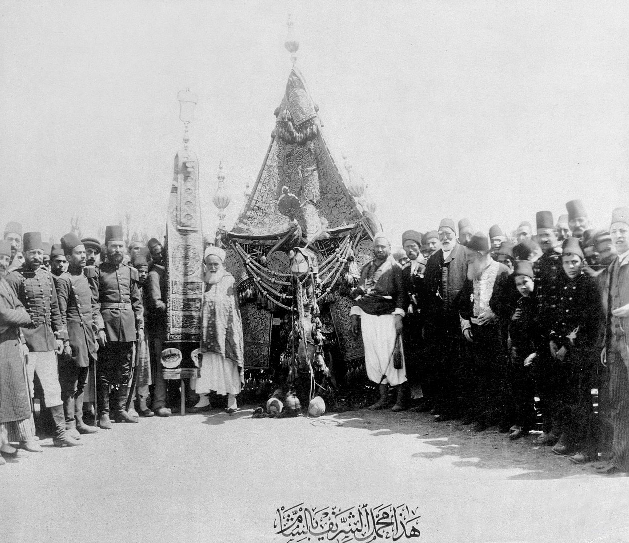 Den heliga karavanen i Sem (albumenprint) av Tancrede Dumas