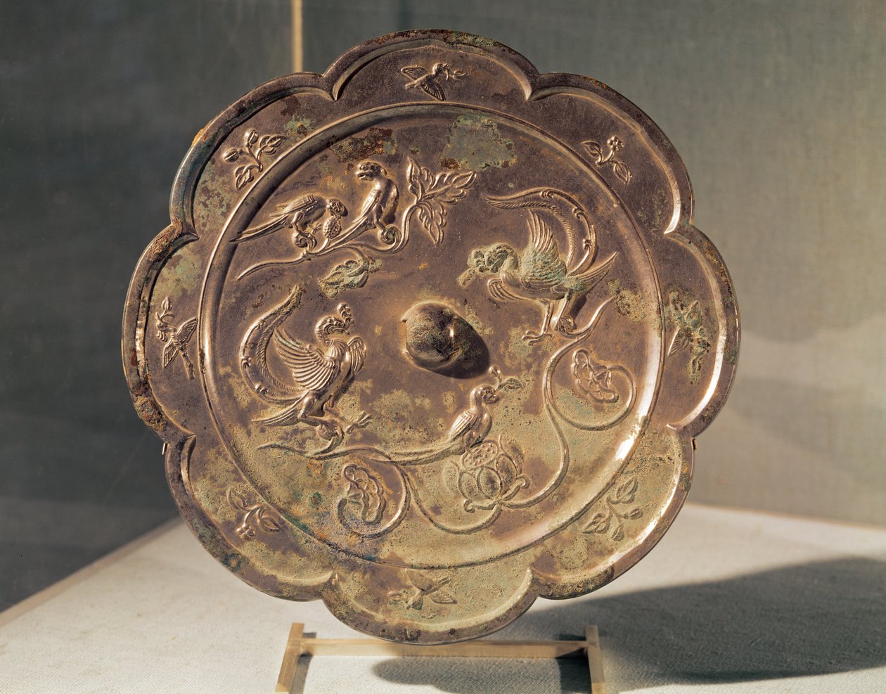 Spegel, dekorerad med två Fenghuang (brons) av Tang Dynasty Chinese School