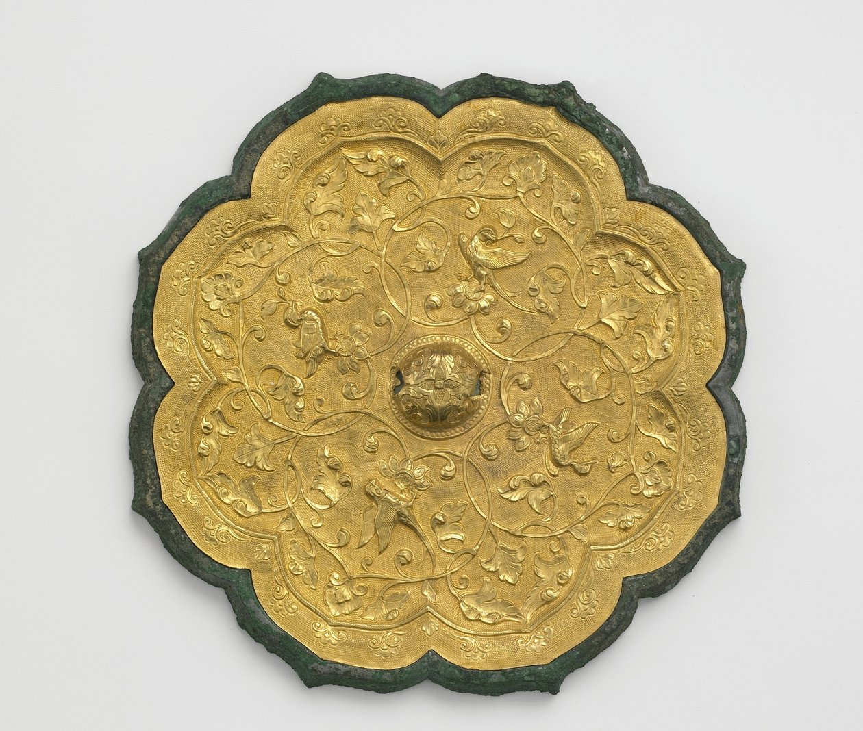 Spegel (brons och guld) av Tang Dynasty Chinese School