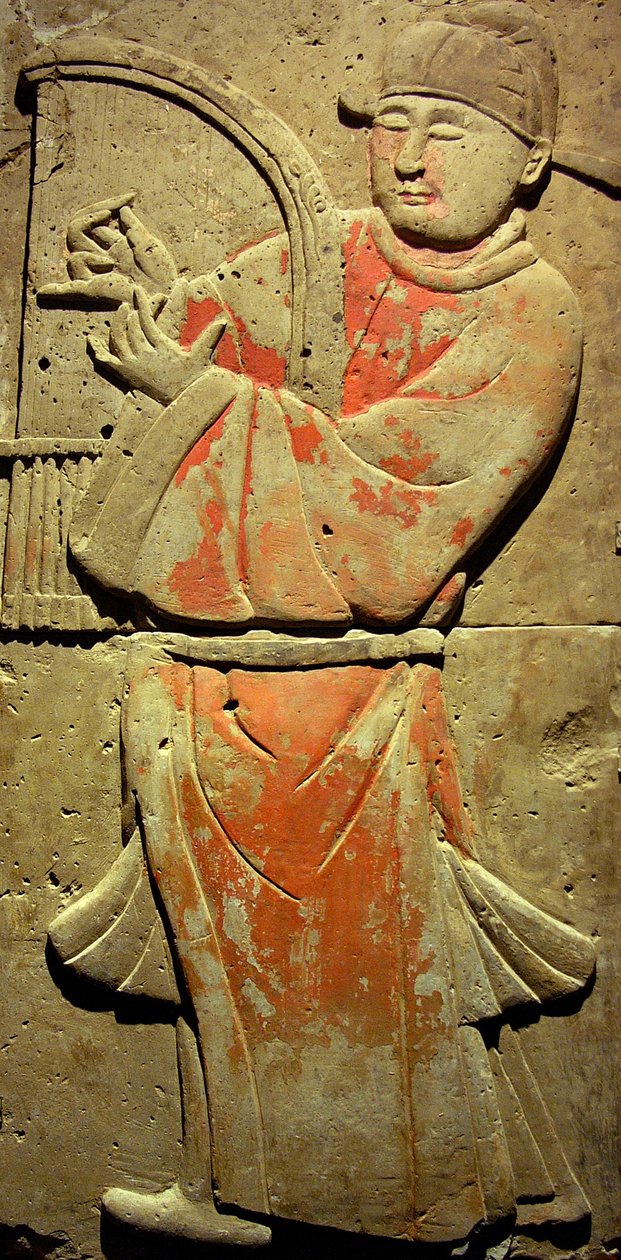 Terrakottastele med musiker, Tangdynastin (618-907), upptäckt i Shaanxi-provinsen, Steles Forest Museum i Xian. Fotografi, Leonard de Selva, Kina, 2006. av Tang Dynasty Chinese School