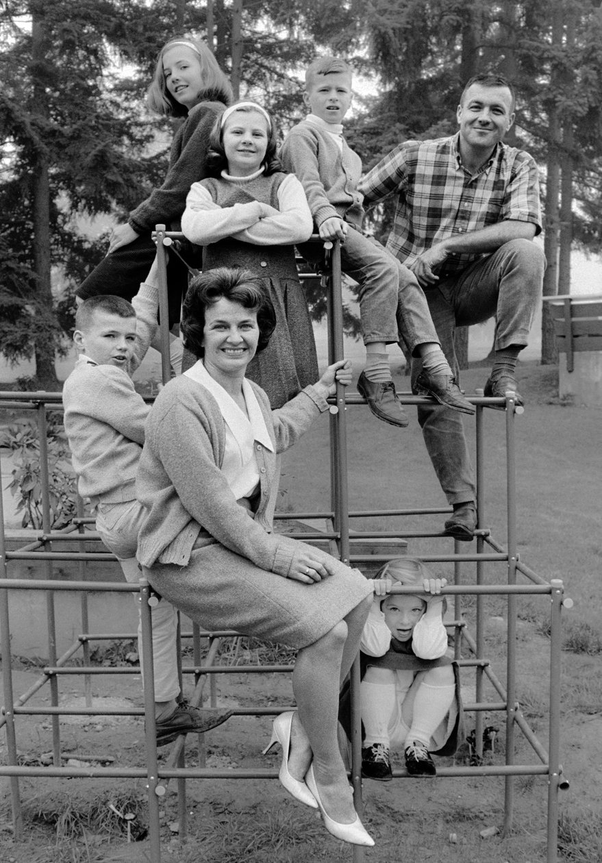 Amerikansk familj som heter Eggertsen... av Ted Spiegel
